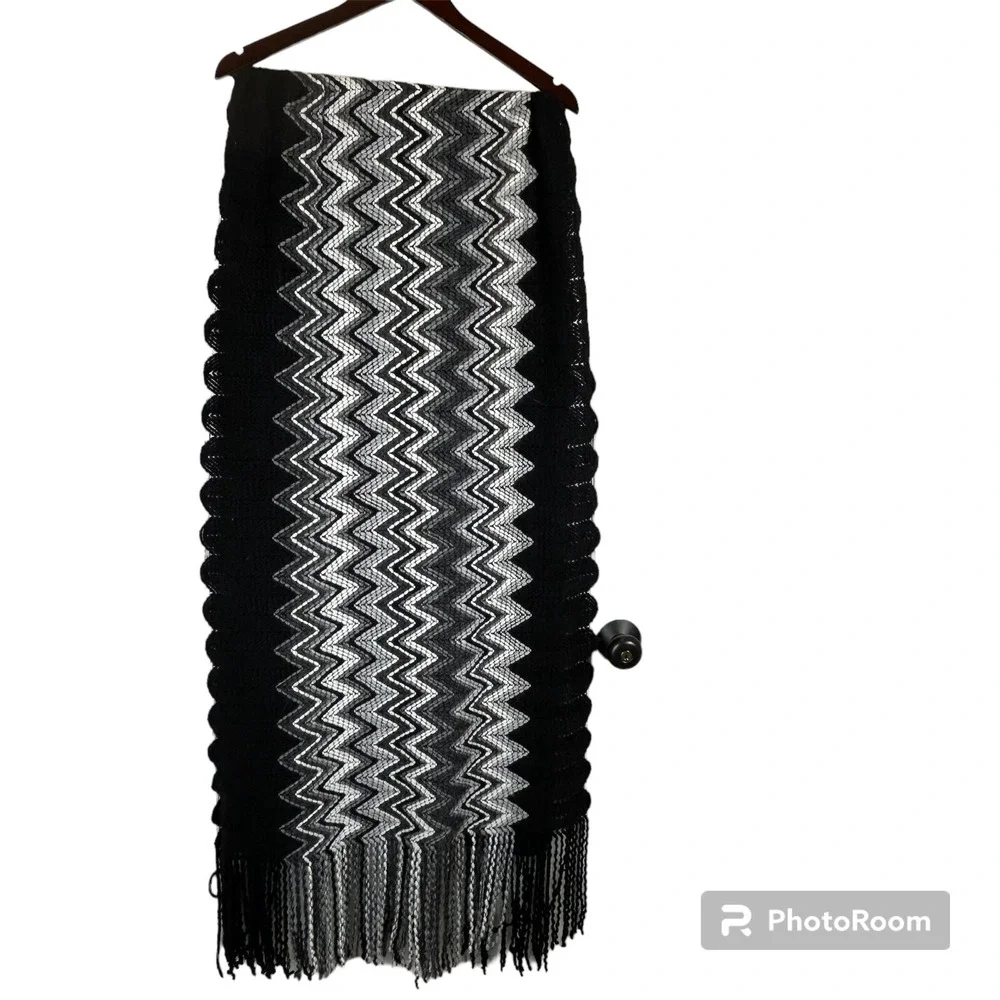 Knit Wrap Shawl Scarf Black White Gray Chevron Zig Zag Bohemian Chic 8'x2.5'
